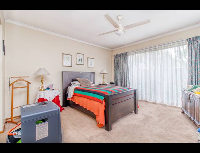 3 BEDROOM FREESTANDING FOR SALE IN KELLAND